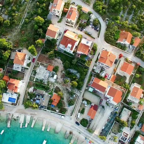 Manavees — έδρα Θεσσαλονίκη, επενδύσεις Βόρεια Ελλάδα